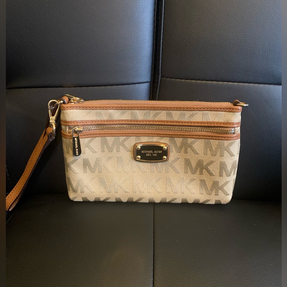 Michael Kors Wristlet